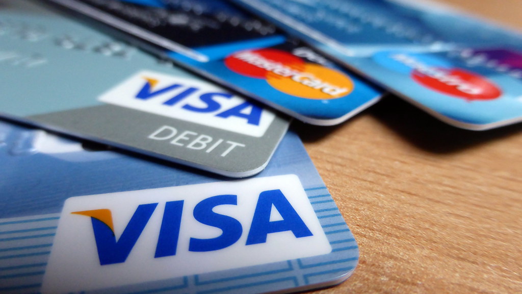 Credit Card Wisdom: Avoiding Common Pitfalls and Building Credit Smartly