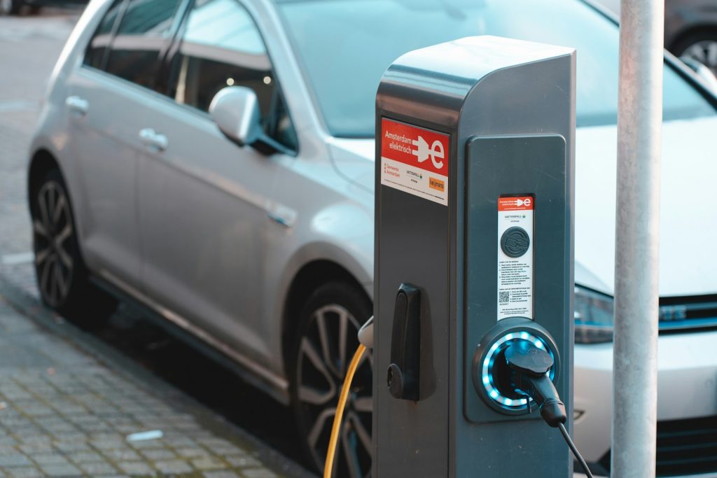 Hybrid vs. Electric Cars: Understanding Your Eco-Friendly Options in 2024