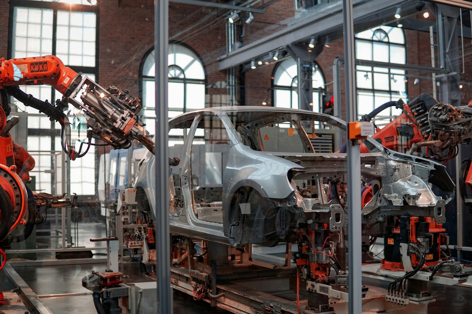 The Impact of AI on Automotive Manufacturing: A Look Ahead to 2024