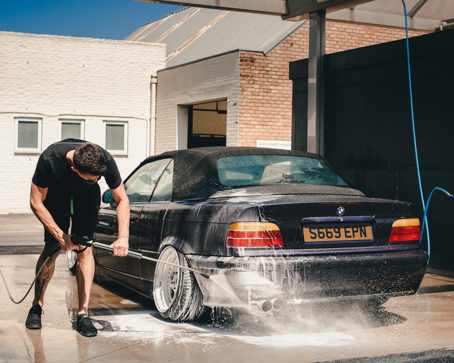 Detailing DIY: Tips and Tricks for Maintaining Your Car's Showroom Shine