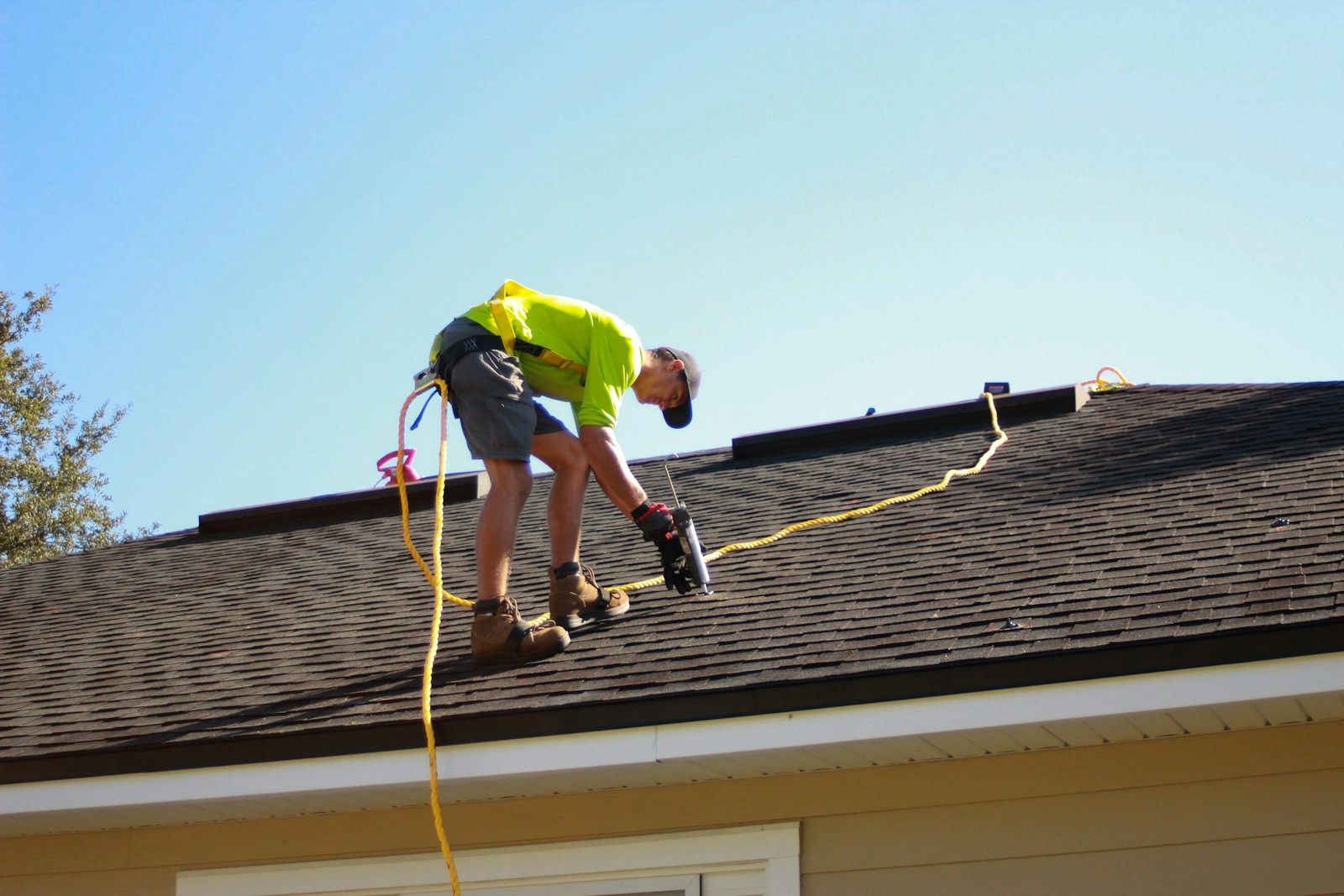 Expert Roofing Solutions: Your Guide to Protecting Your Home Against the Elements